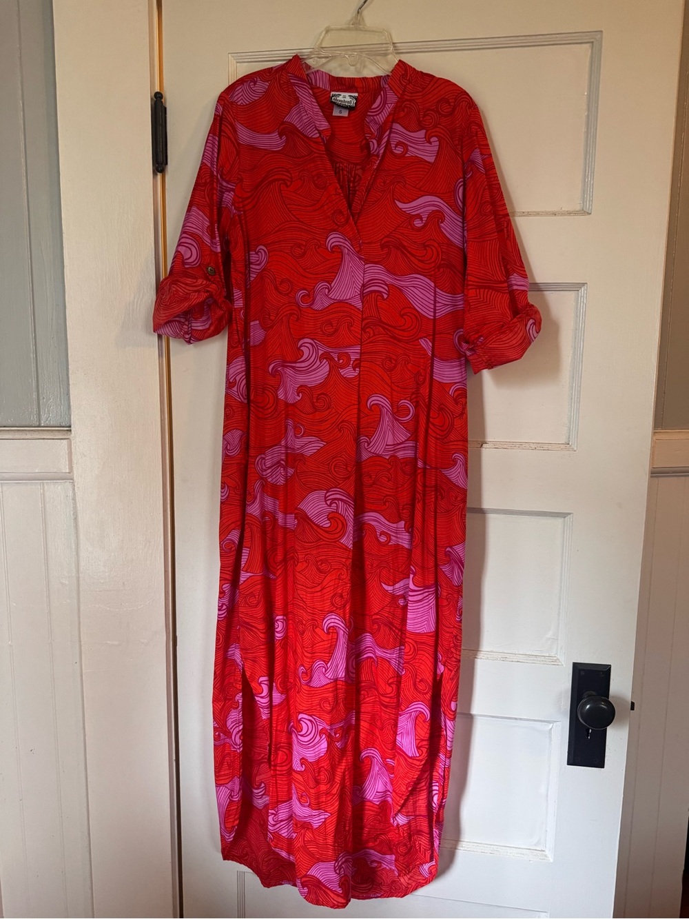 Manuhealii Vibrant Red & Pink Wave Print Midi Dress